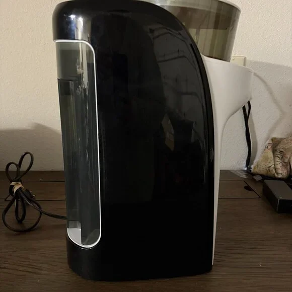 Baby Brezza Formula Pro Advanced – Automatic Formula Maker – Clean & Working - Picture 2 of 4